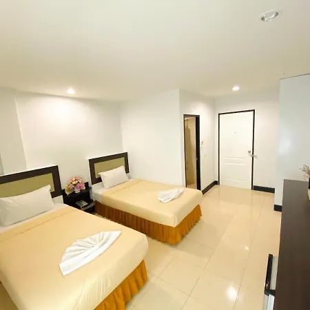 Polkadot Hostel Phitsanulok Exterior photo
