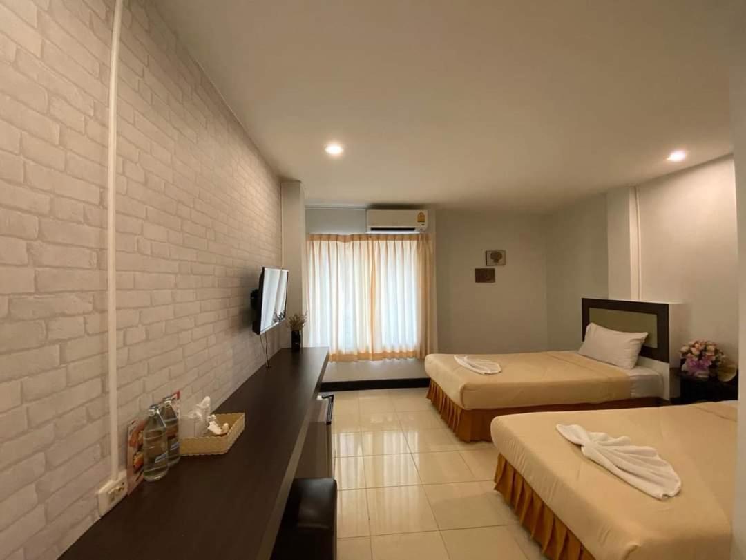 Polkadot Hotel Phitsanulok